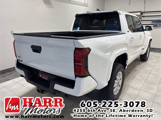 2025 Toyota Tacoma SR5 photo 3