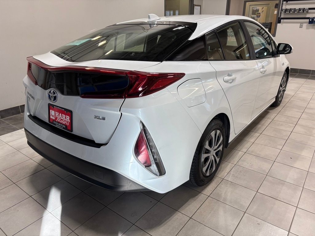 2022 Toyota Prius Prime LE photo 4