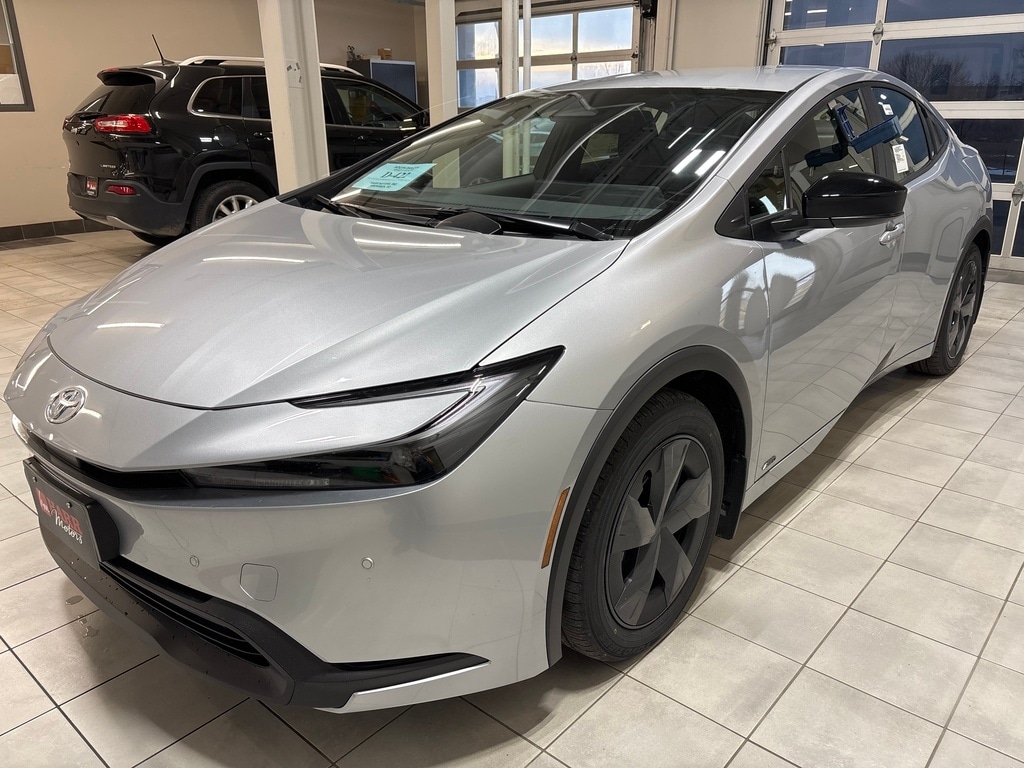 2026 Toyota Prius LE's photo