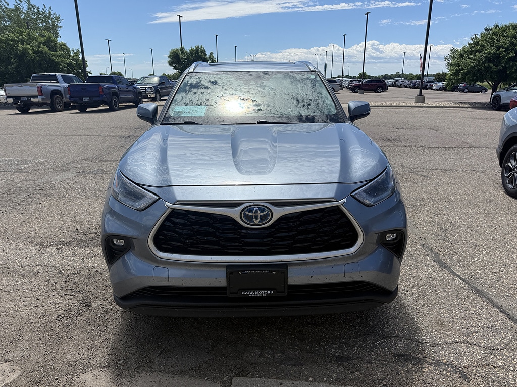 Used 2021 Toyota Highlander XLE Sport Utility
