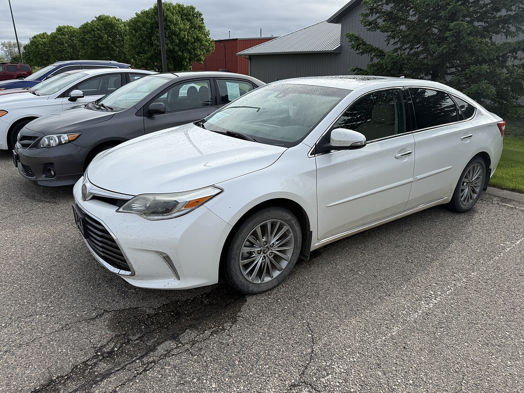 2016 Toyota Avalon Limited's photo