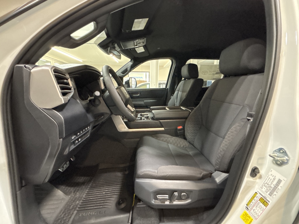 2026 Toyota Tundra SR5 - Photo 18