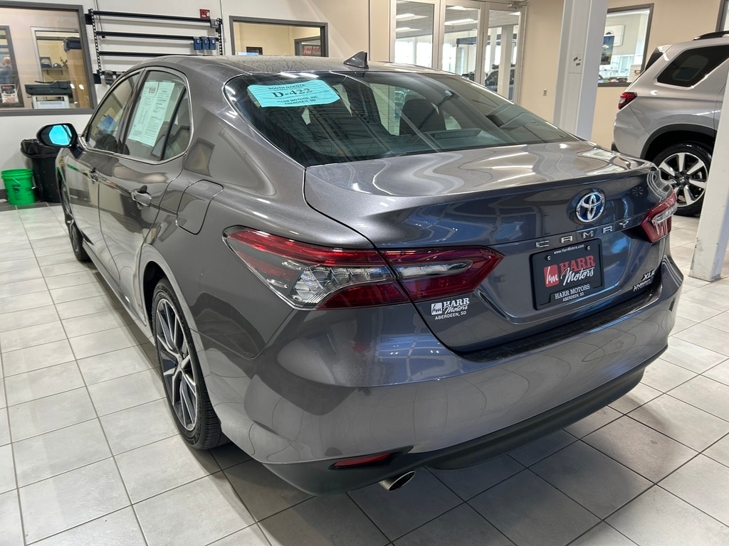 2023 Toyota Camry Hybrid XLE photo 3