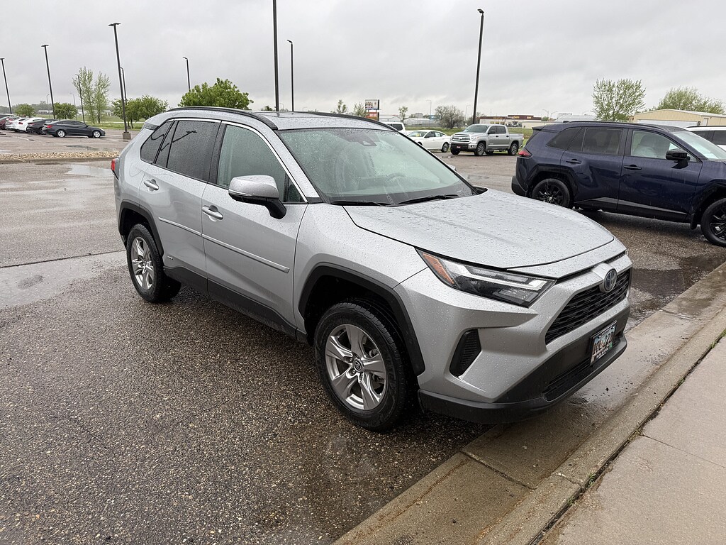 Used 2021 Toyota Highlander XLE Sport Utility