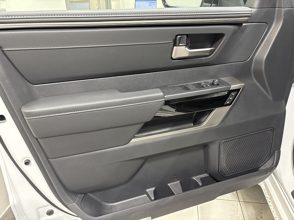 2026 Toyota Tundra Limited - Photo 8