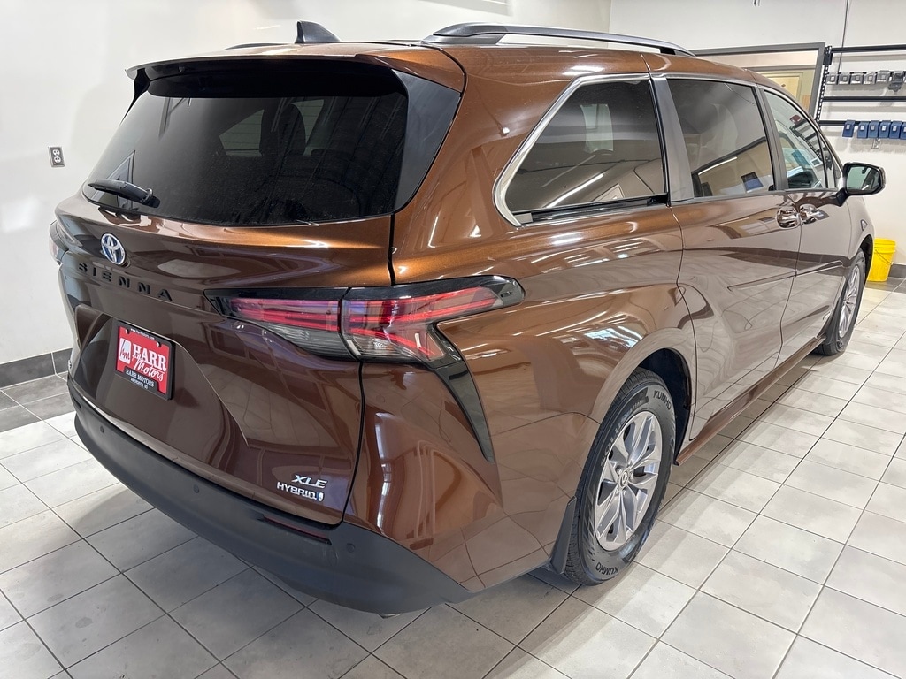 2021 Toyota Sienna XLE photo 4