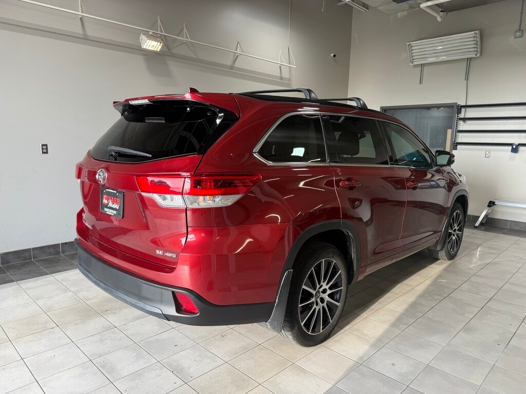 2018 Toyota Highlander SE photo 3