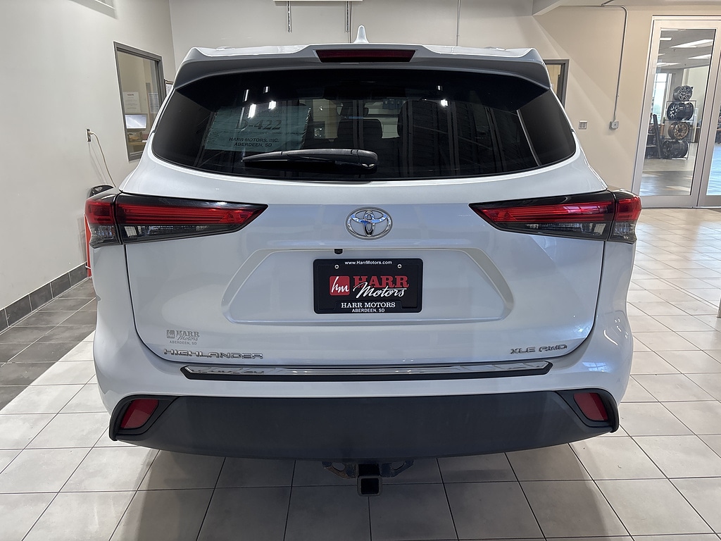 Used 2022 Toyota Highlander XLE Sport Utility