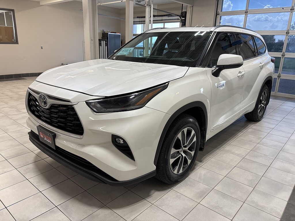 2021 Toyota Highlander XLE Hybrid 4x4's photo