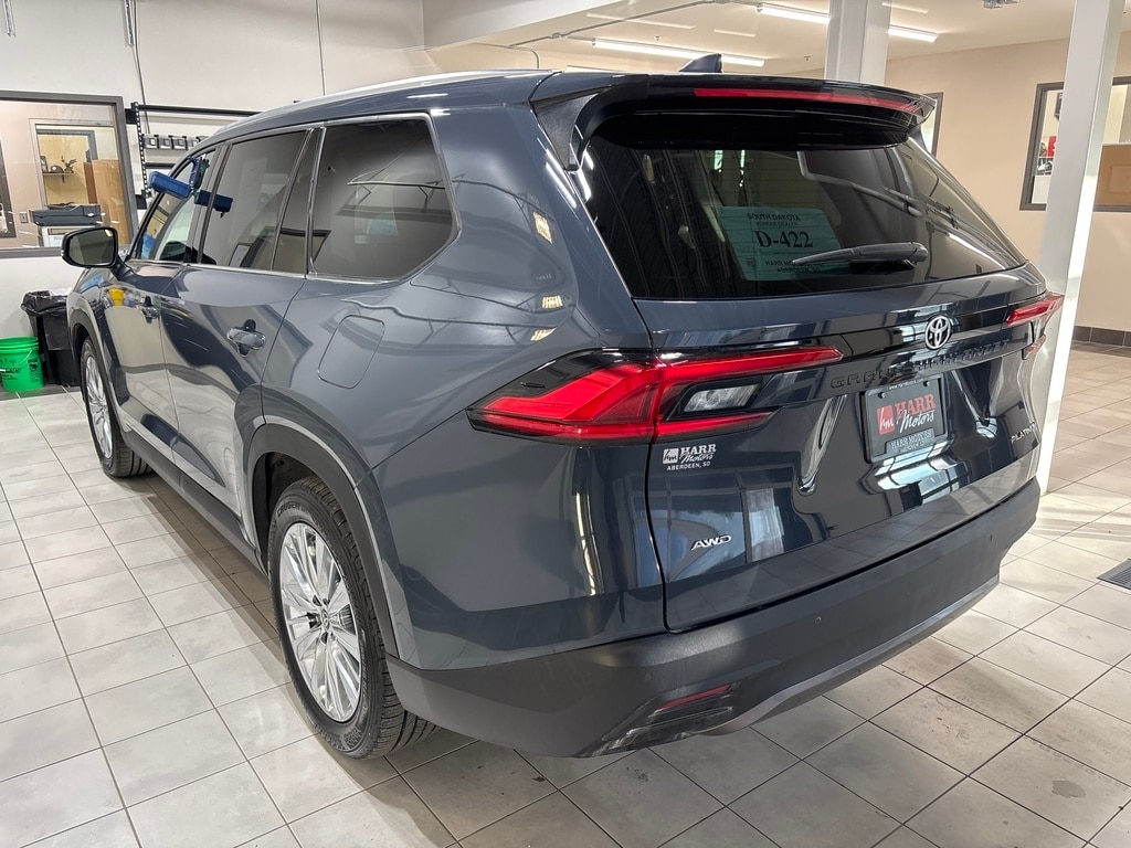 2024 Toyota Grand Highlander Platinum photo 3