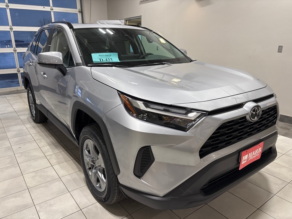 2025 Toyota RAV4 Hybrid XLE photo 3