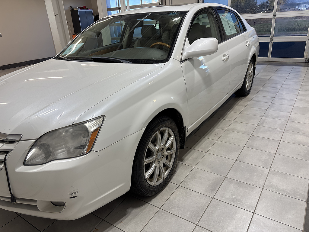 Used 2007 Toyota Avalon Limited with VIN 4T1BK36B17U240864 for sale in Aberdeen, SD