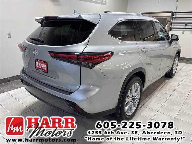 2022 Toyota Highlander Limited photo 4