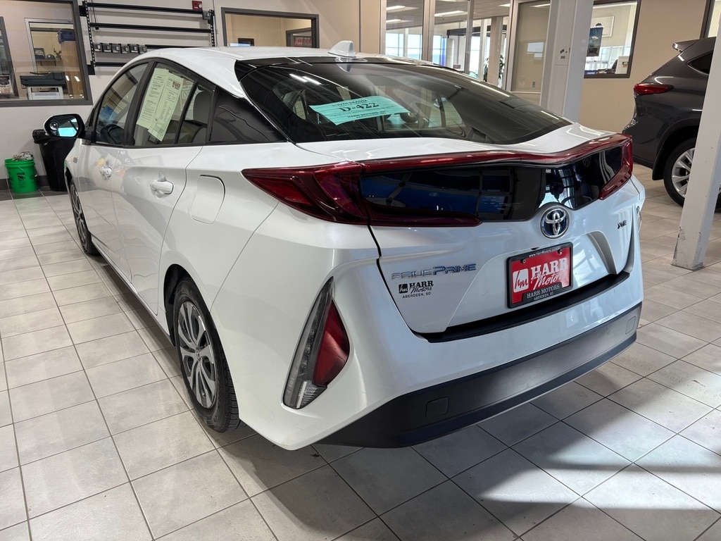 2022 Toyota Prius Prime LE photo 2