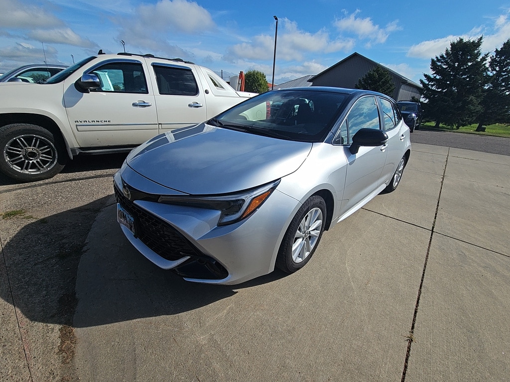 Used 2023 Toyota Corolla Hatchback SE Car