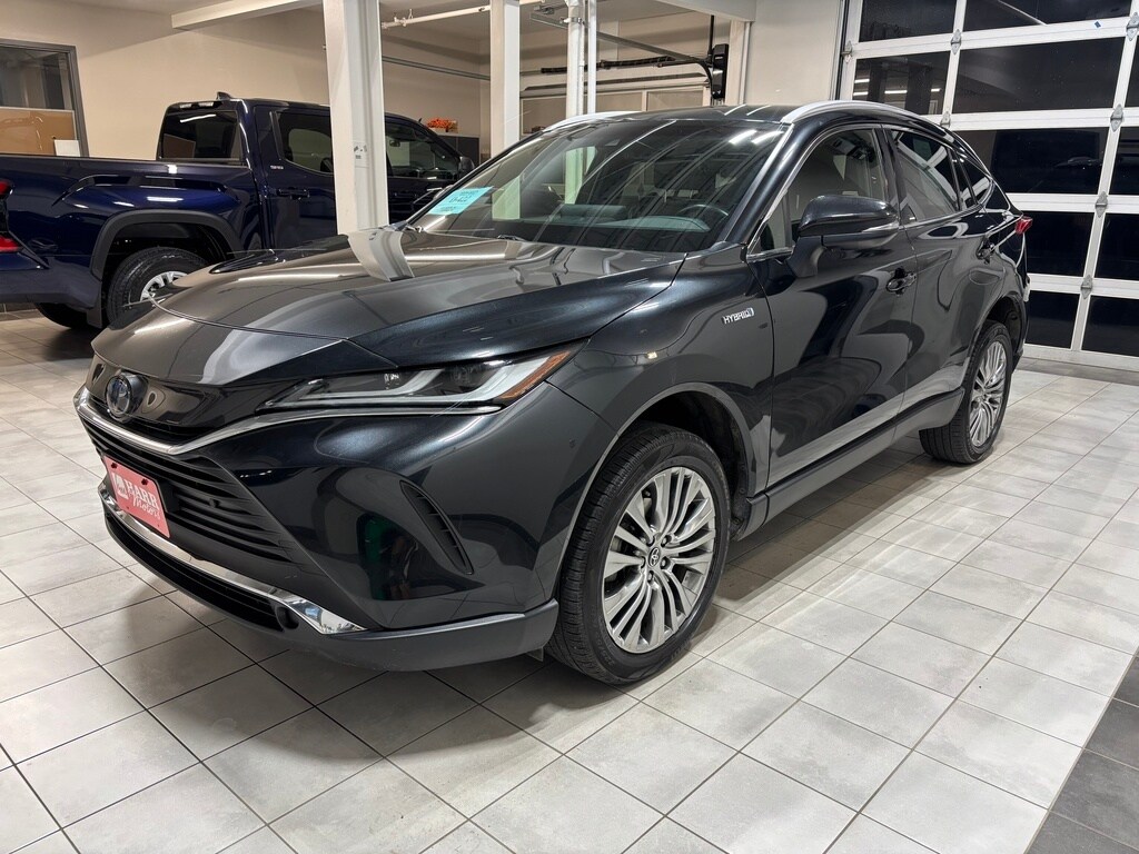 2021 Toyota Venza XLE's photo