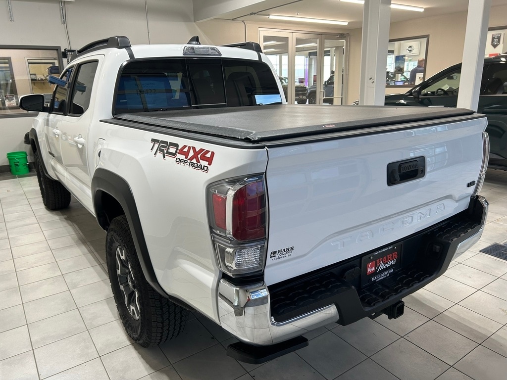 2023 Toyota Tacoma TRD Off-Road photo 2