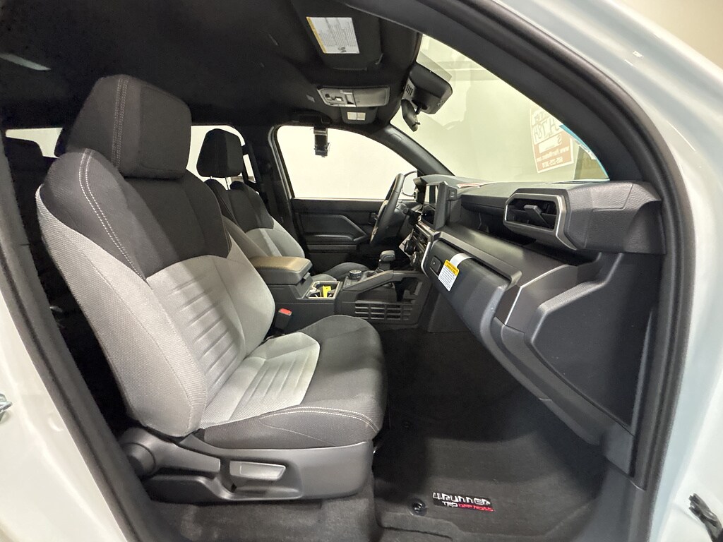 2026 Toyota 4Runner TRD Off-Road - Photo 19