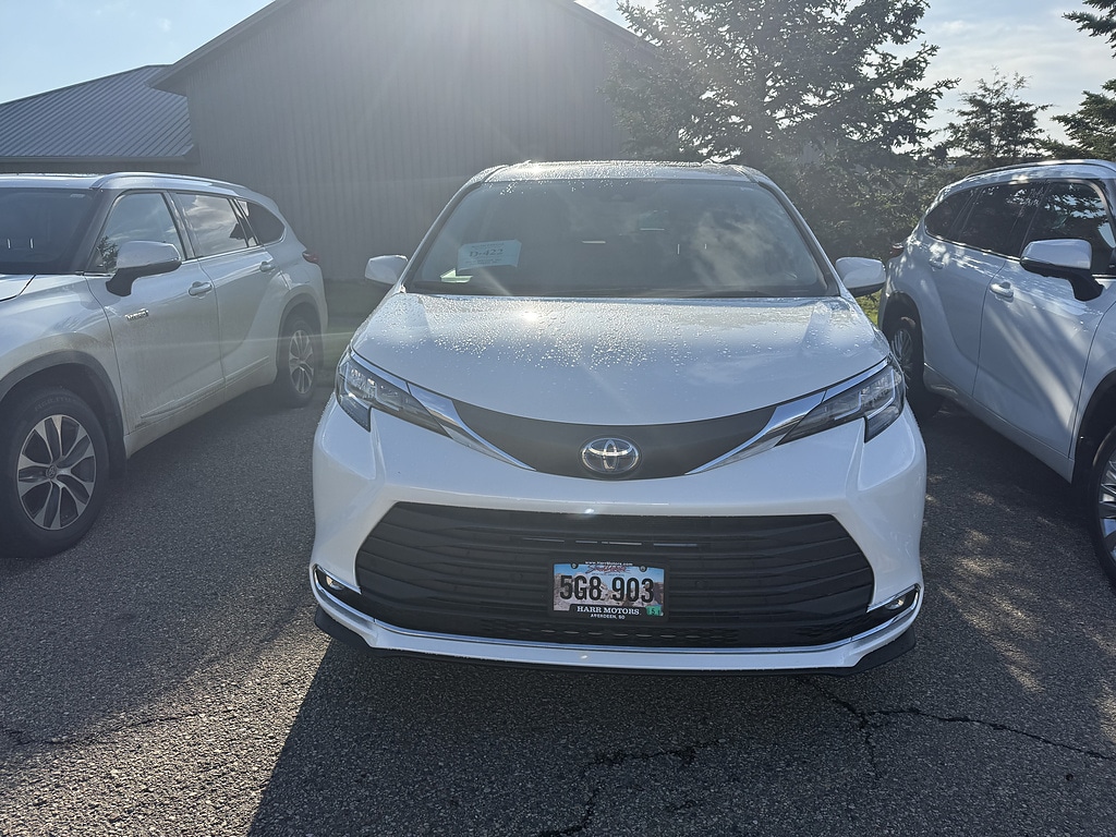 Used 2021 Toyota Sienna XLE 8-Passenger Van