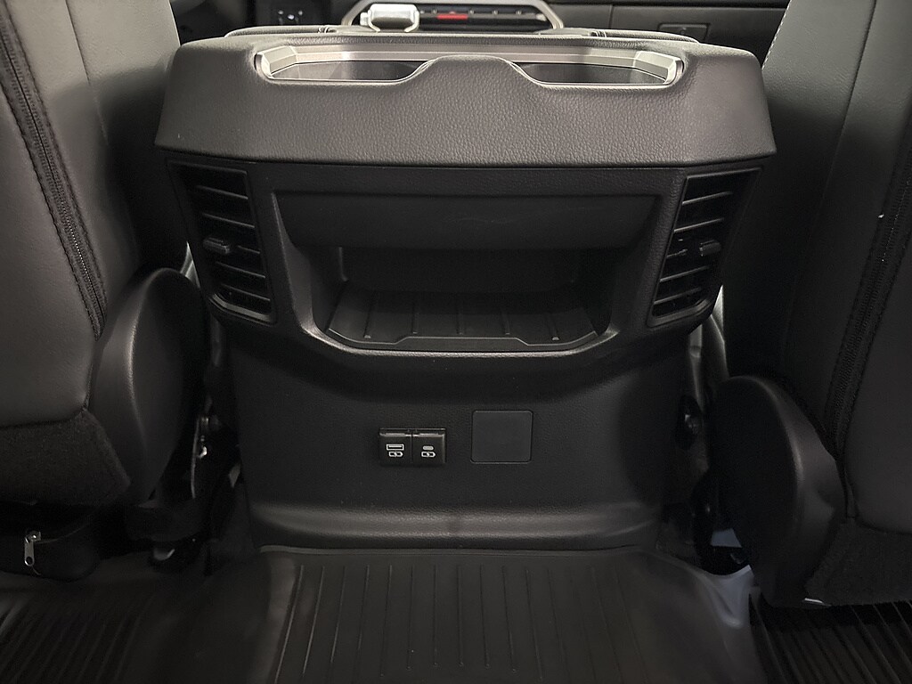 2026 Toyota Tundra Limited - Photo 21