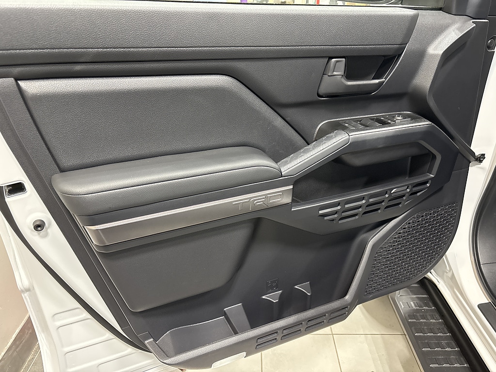 2026 Toyota 4Runner TRD Off-Road - Photo 8