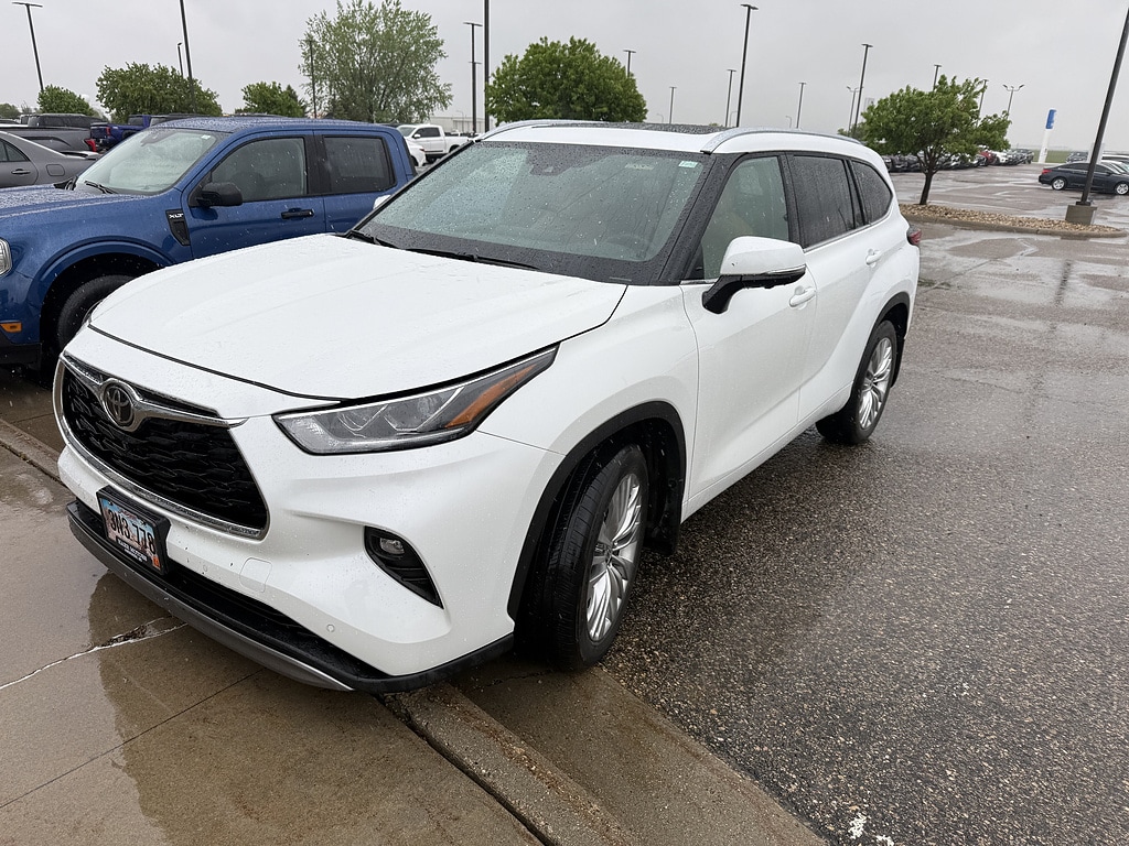 2023 Toyota Highlander Platinum AWD's photo