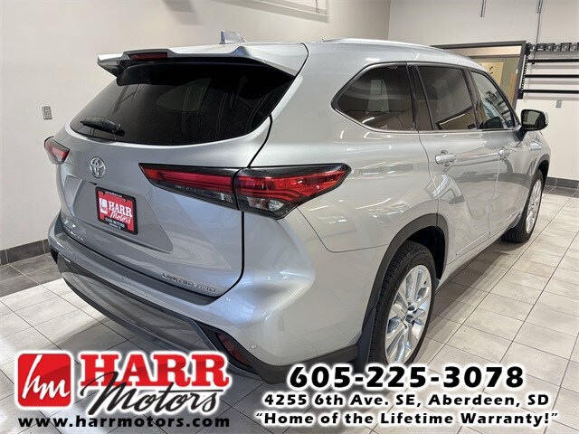 2021 Toyota Highlander Limited photo 4