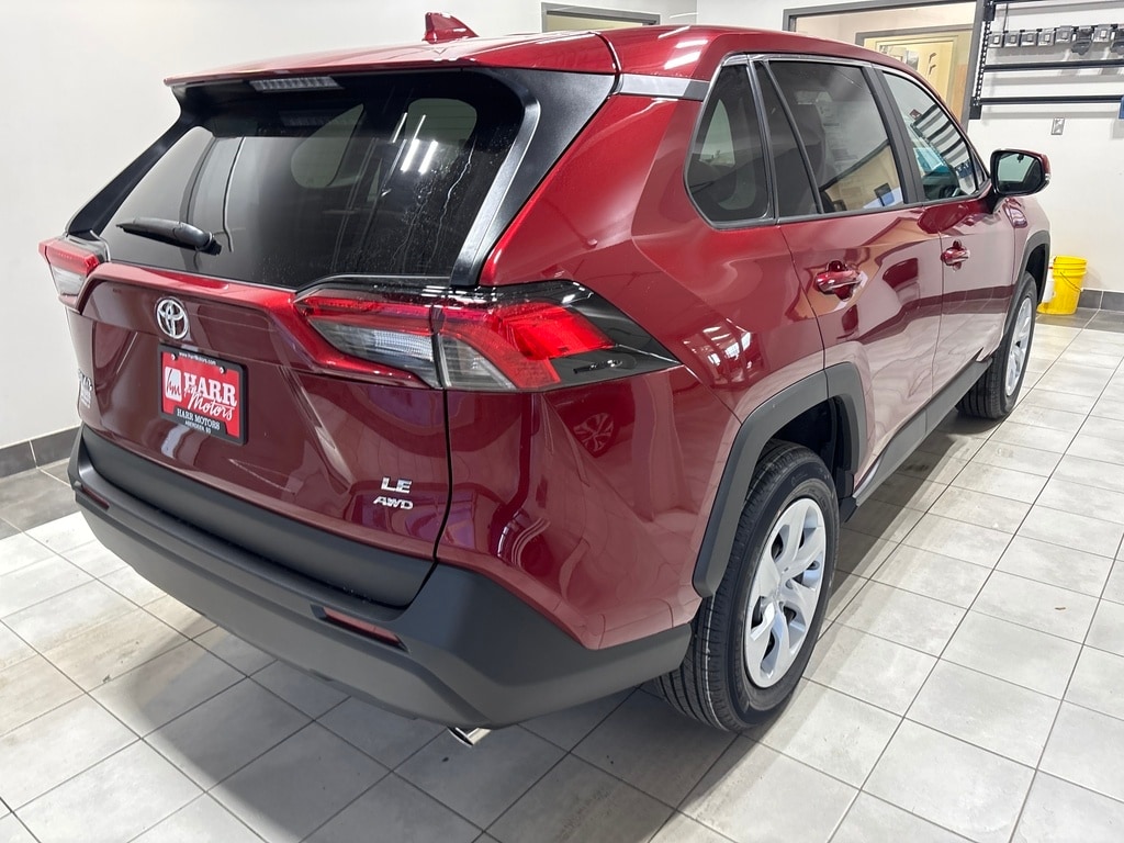 2025 Toyota RAV4 LE photo 4