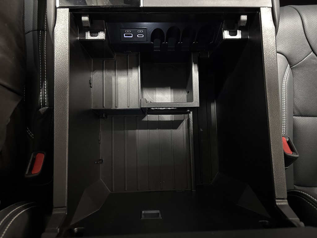 2026 Toyota Tundra Limited - Photo 14