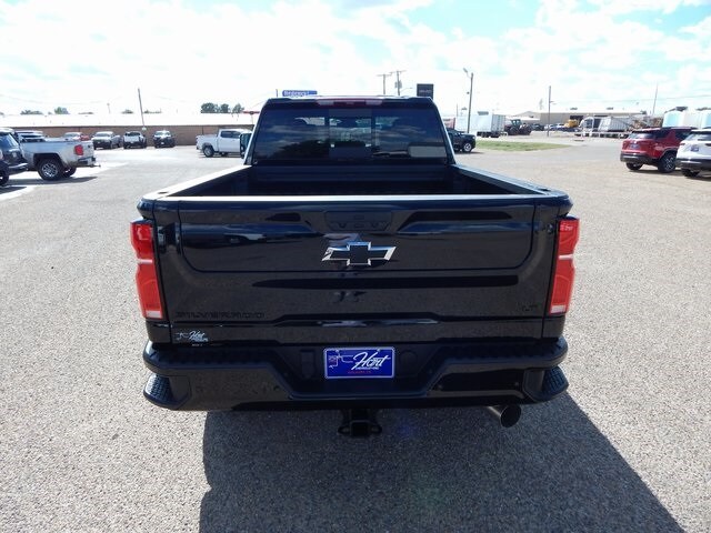 2025 Chevrolet Silverado 2500HD LT photo 4