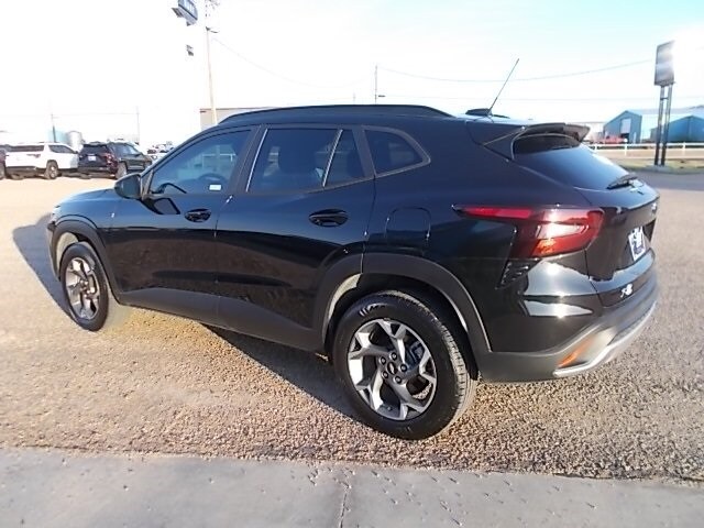 2024 Chevrolet Trax LT photo 3