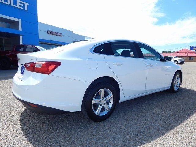 2024 Chevrolet Malibu 1LT photo 3