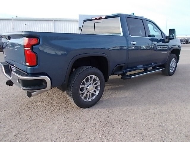 2025 Chevrolet Silverado 2500HD LTZ photo 2