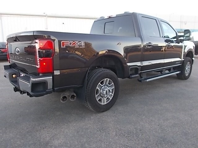 2024 Ford F-350 Lariat photo 2