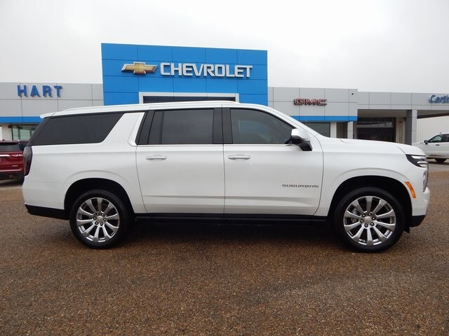 2025 Chevrolet Suburban Premier photo 2