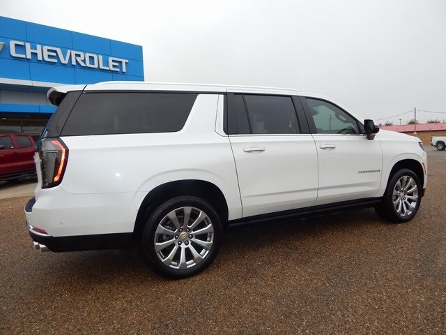 2025 Chevrolet Suburban Premier photo 3