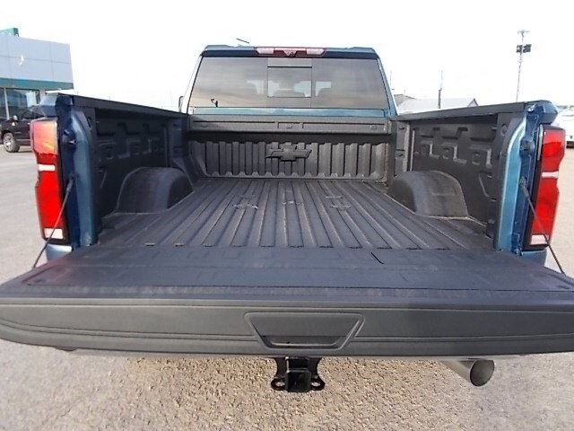 2025 Chevrolet Silverado 2500HD LTZ photo 4