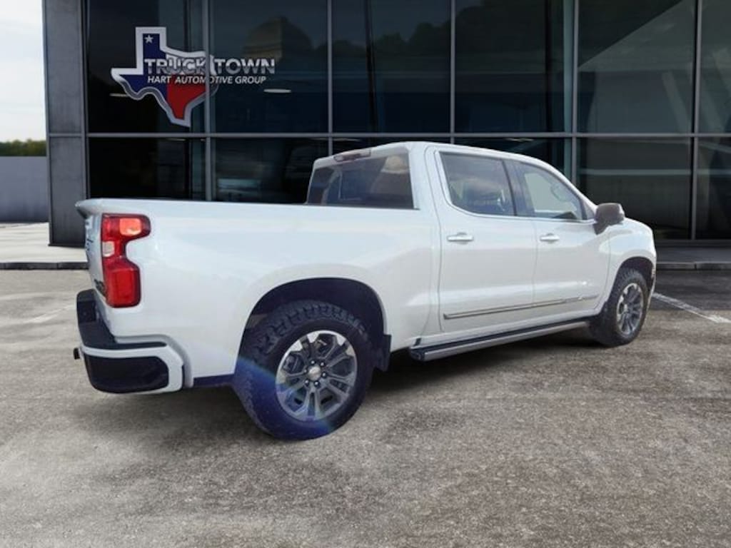Used 2025 Chevrolet Silverado 1500 High Country Truck Crew Cab