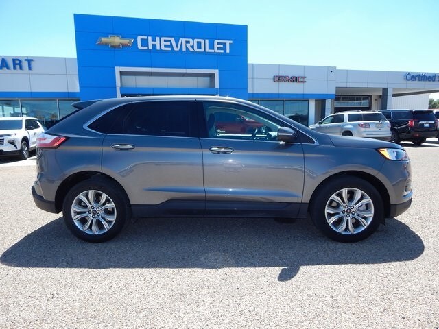 2024 Ford Edge Titanium photo 2