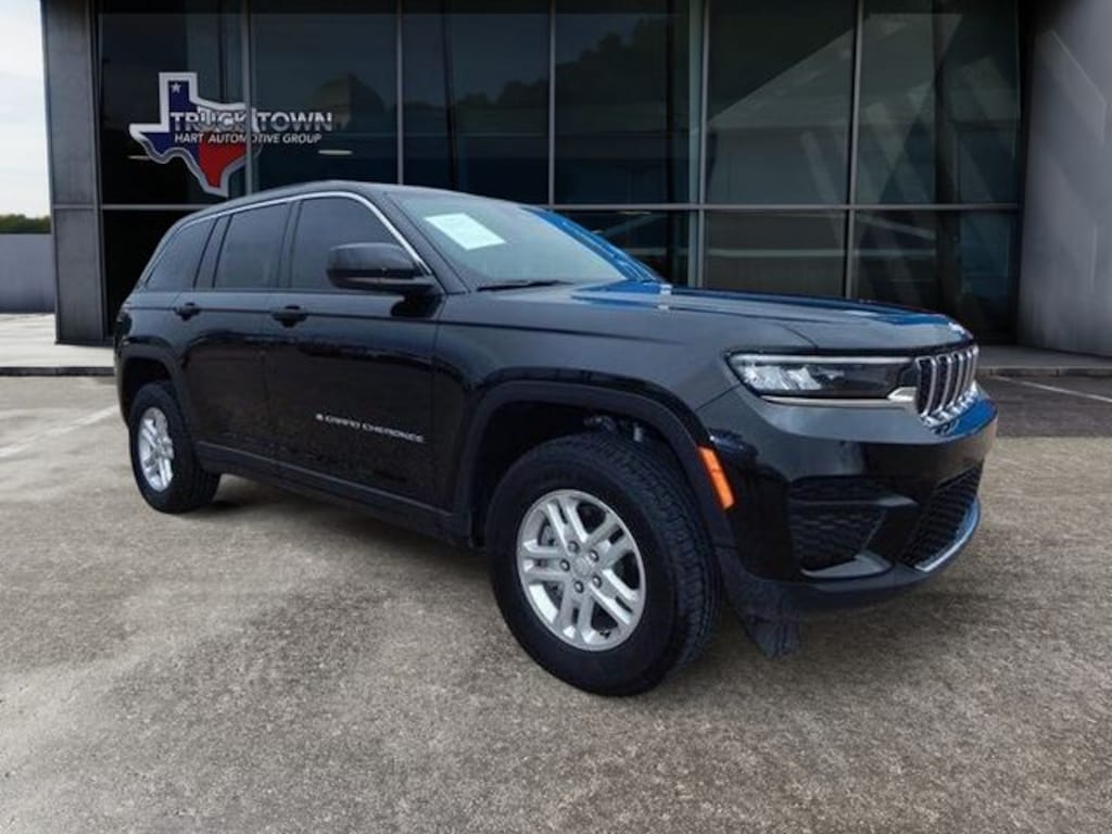 Used 2025 Jeep Grand Cherokee Laredo SUV
