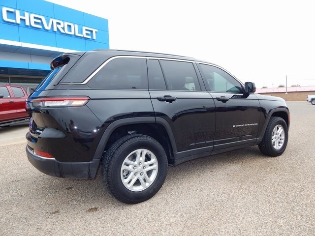 2025 Jeep Grand Cherokee Laredo photo 3