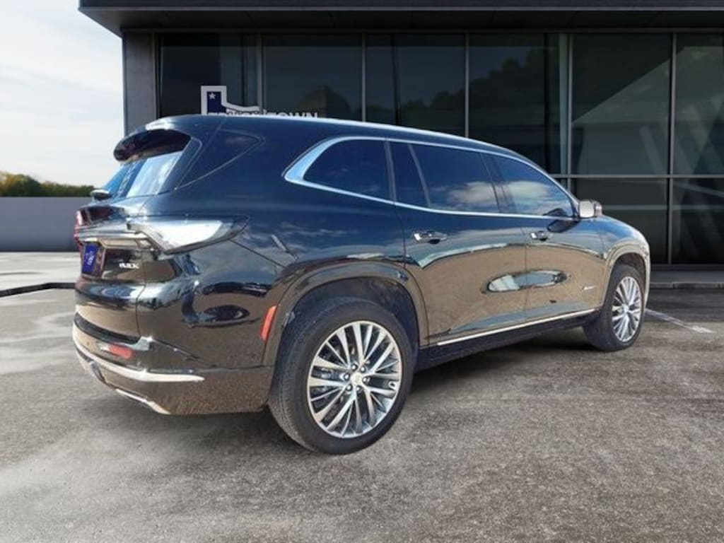 Used 2025 Buick Enclave Avenir SUV