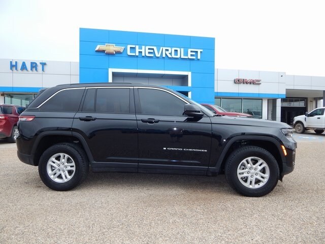 2025 Jeep Grand Cherokee Laredo photo 2