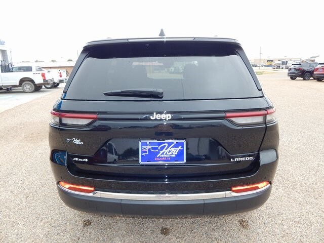 2025 Jeep Grand Cherokee Laredo photo 4