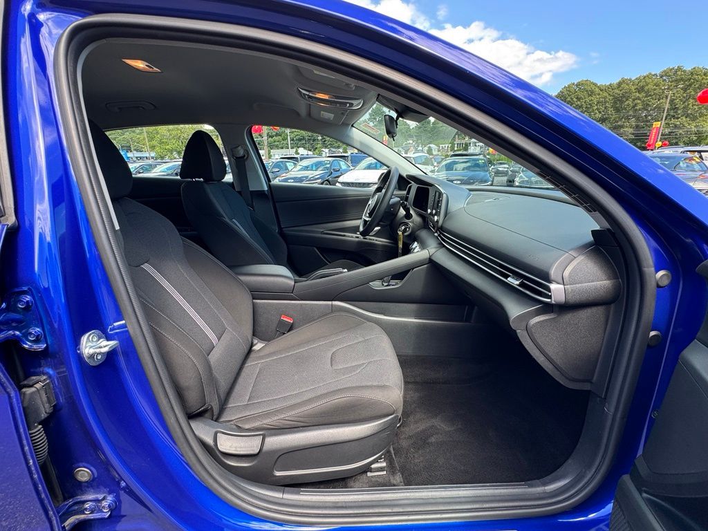 2024 Hyundai Elantra SE - Photo 26