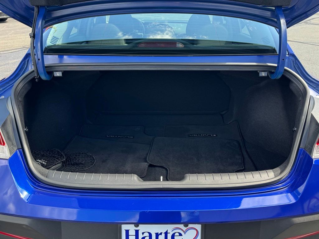 2024 Hyundai Elantra SE - Photo 20