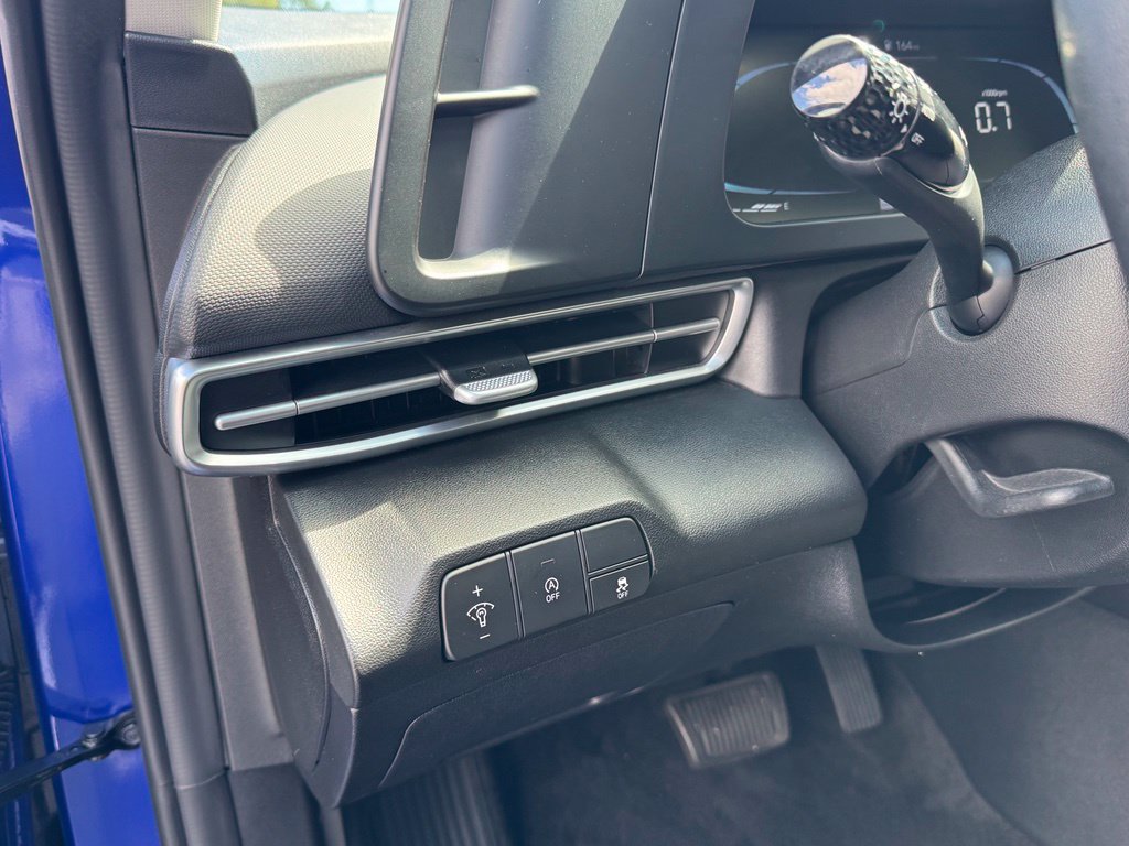 2024 Hyundai Elantra SE - Photo 36
