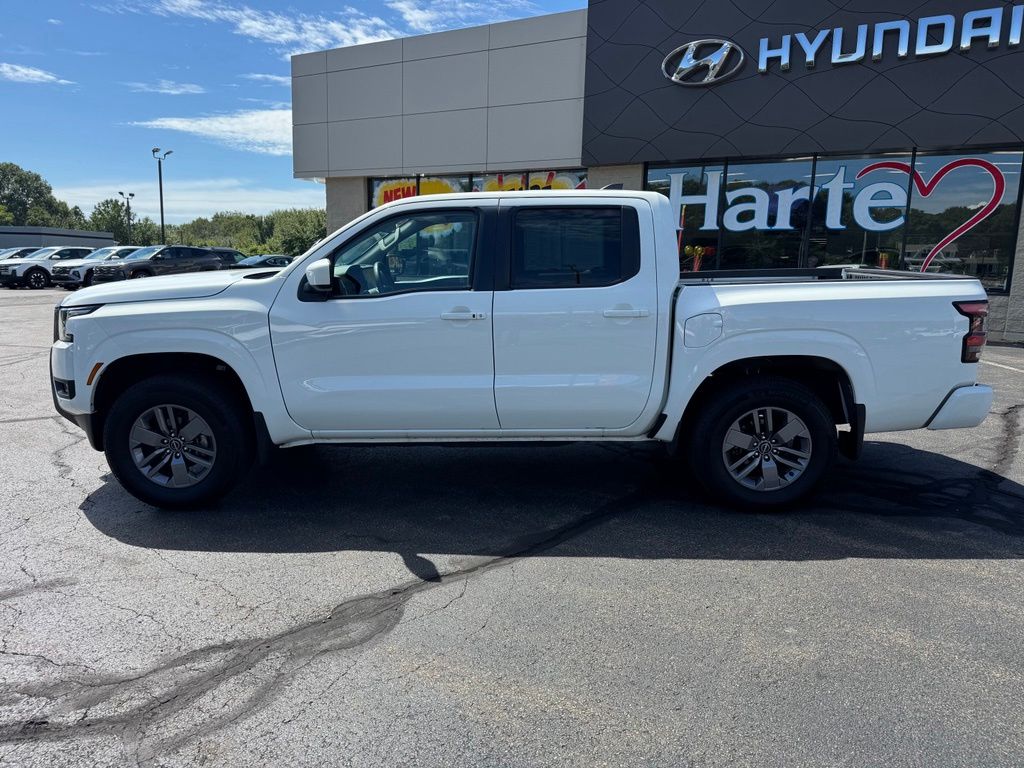 2025 Nissan Frontier SV - Photo 8