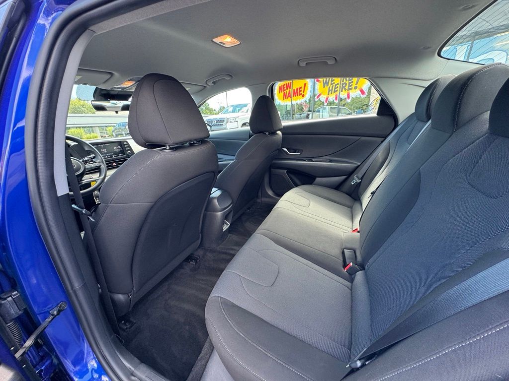 2024 Hyundai Elantra SE - Photo 10