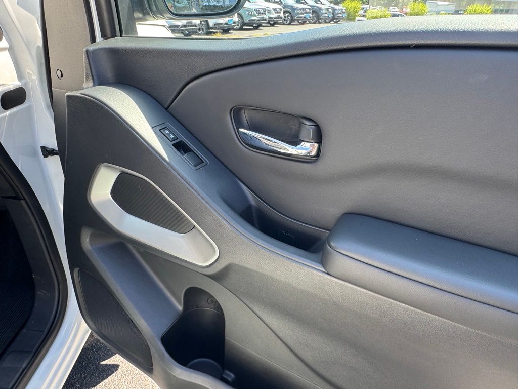 2025 Nissan Frontier SV - Photo 26